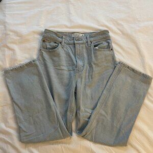 Abercrombie Ultra High Rise Ankle Straight Jeans (25S - Curve Love)